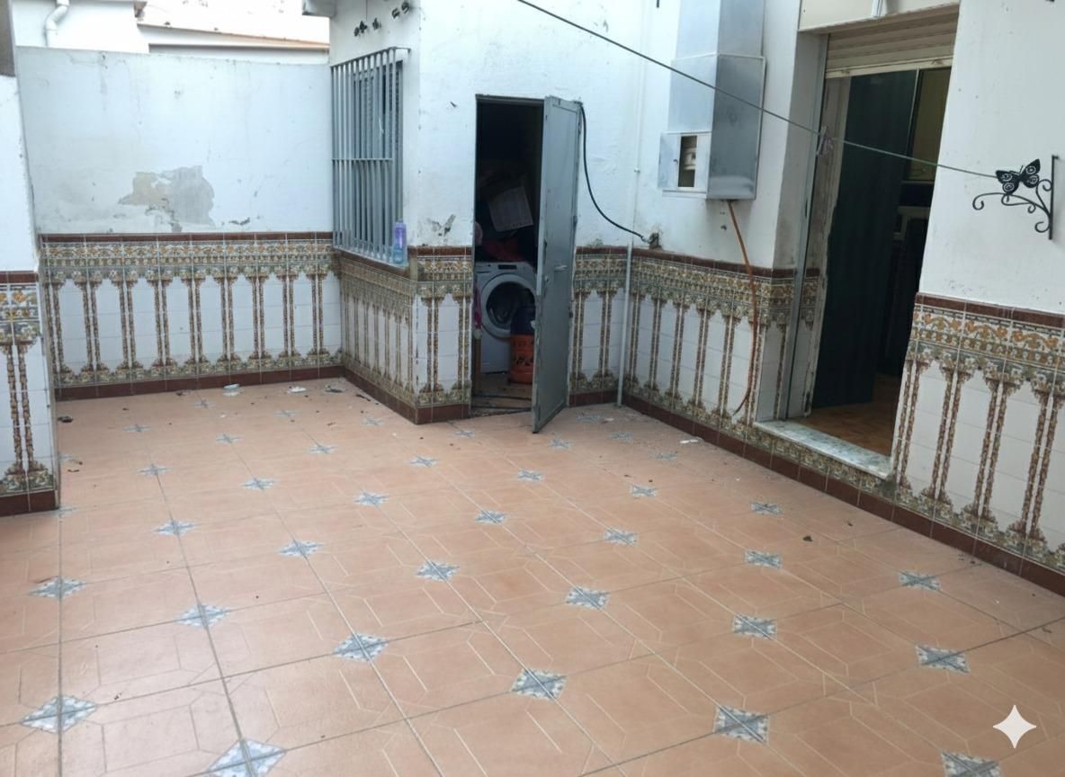 Exterior view of Flat for sale in Algeciras