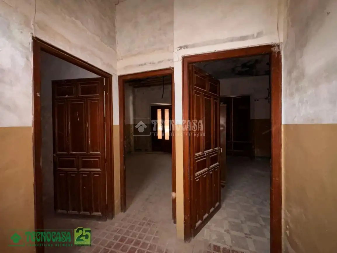 Detached homes for sale in Dosbarrios  with Heating