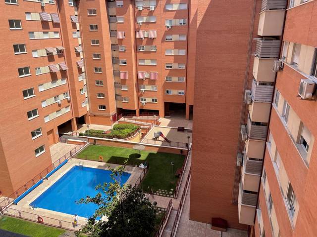 Piso en Alquiler en Calle FLORA TRISTAN en Los Rosales