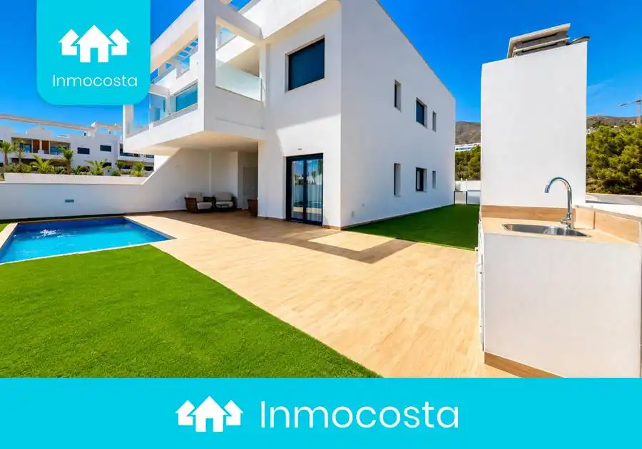 Bungalow d'obra nova amb piscina en venda a Levante Alto