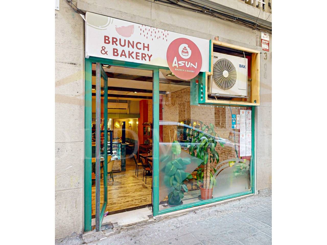 Premises to transfer in  Barcelona Capital  with Air Conditioner