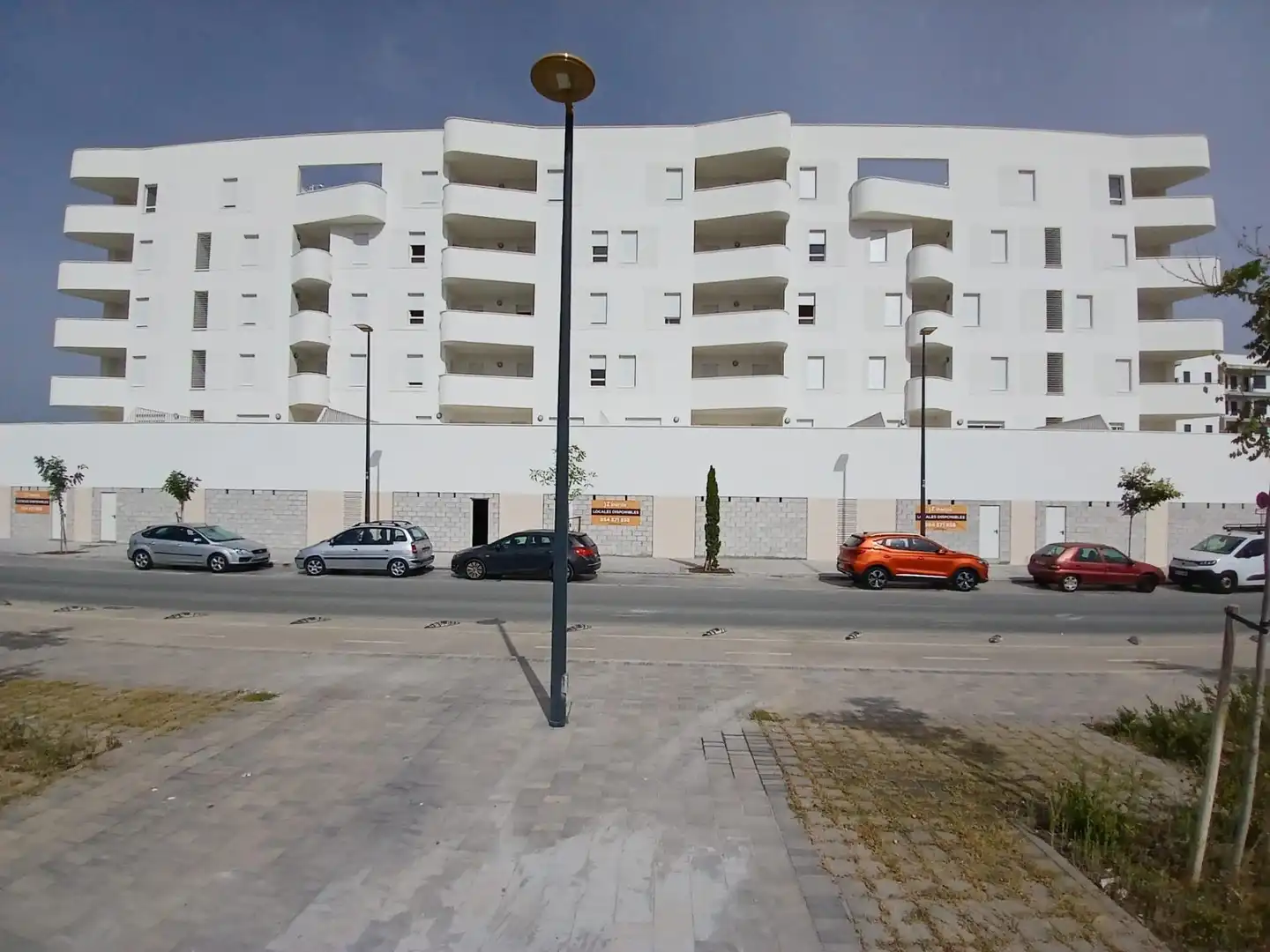 Vista exterior de Local en venda en Sevilla