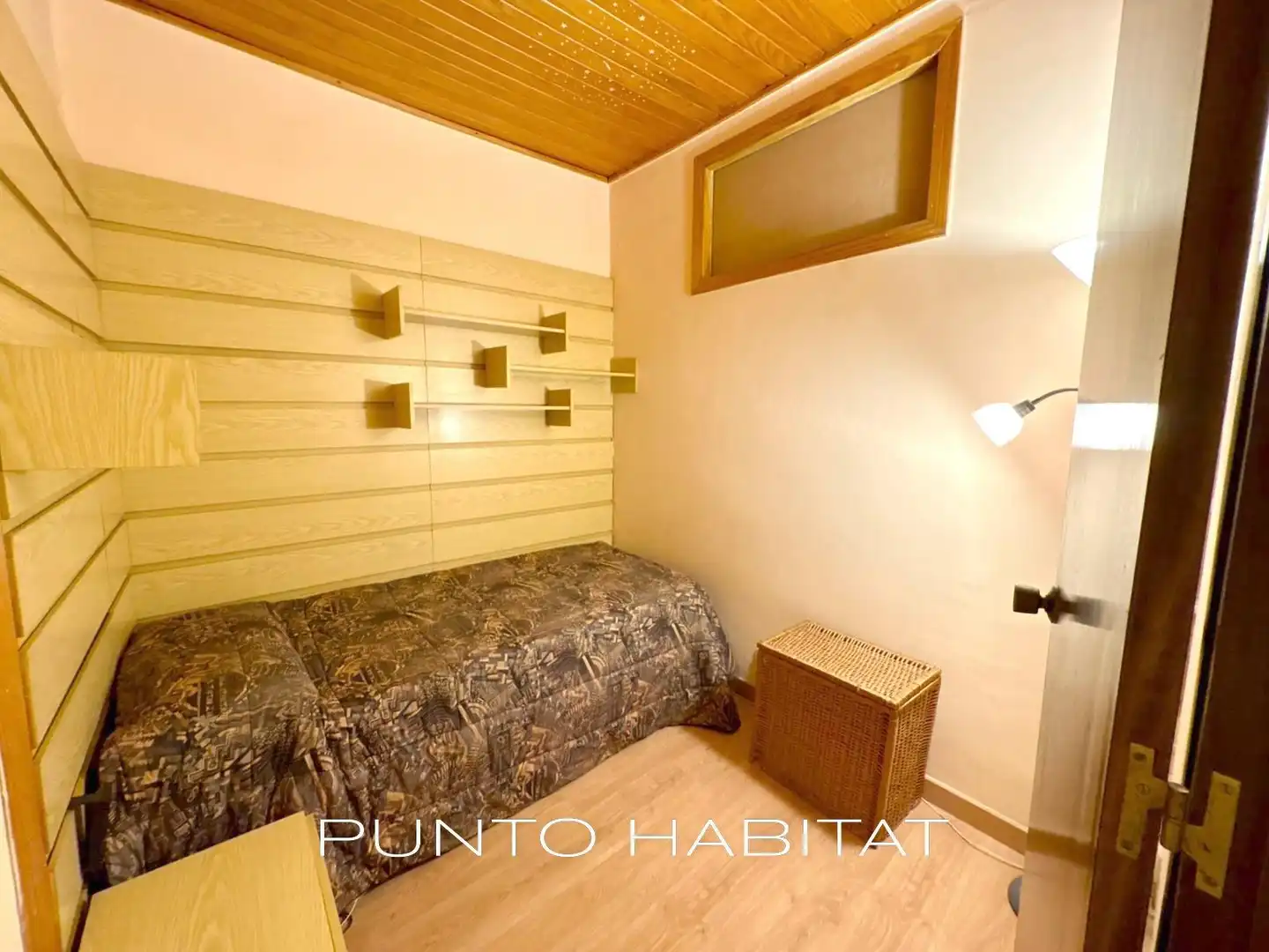 Bedroom of Flat for sale in Barcelona  with Air Conditioner, Heating and Parquet flooring