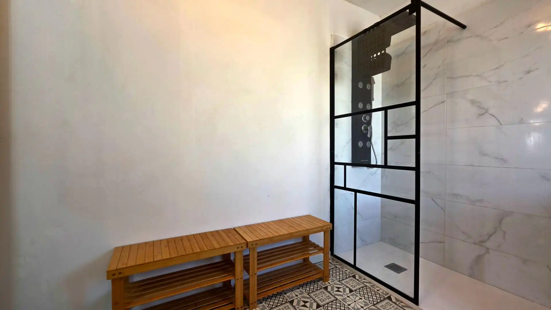 Baño de Piso en venta en Cartagena con Aire acondicionado, Calefacción y Amueblado
