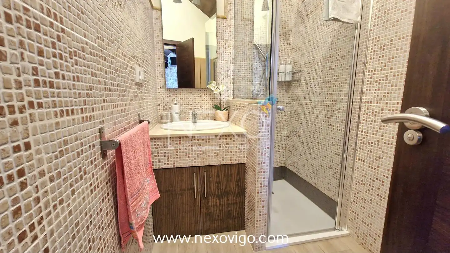 Baño de Casa o chalet en venta en Moaña con Jardín privado, Terraza y Amueblado