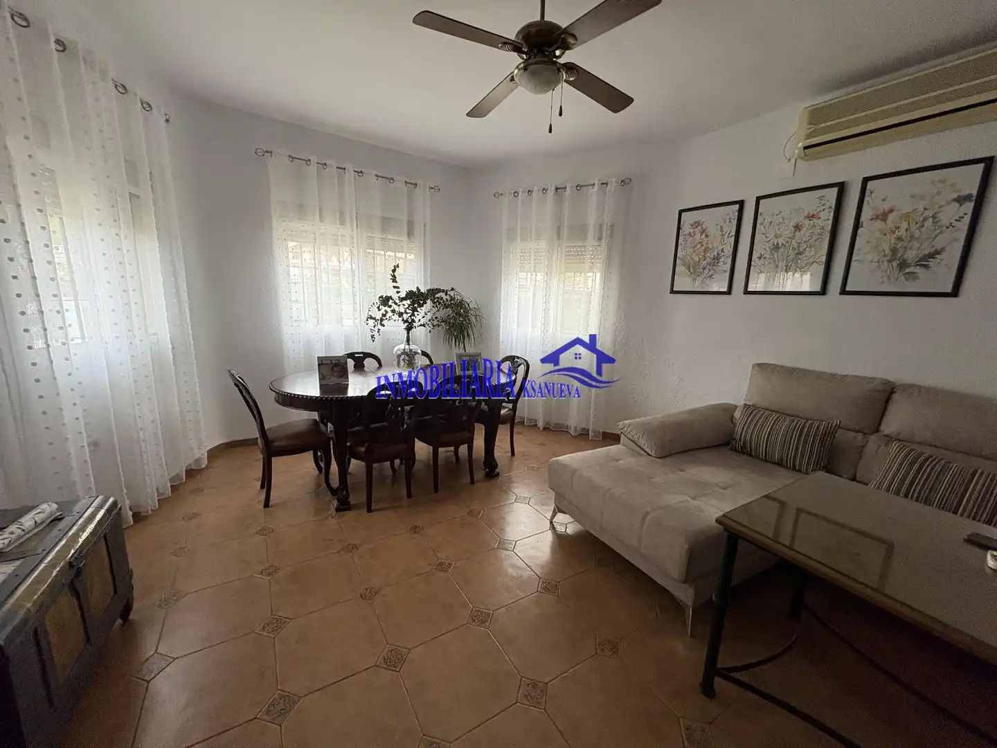 Living room of Houses for sale in Córdoba  with Air Conditioner, Heating and Storage room