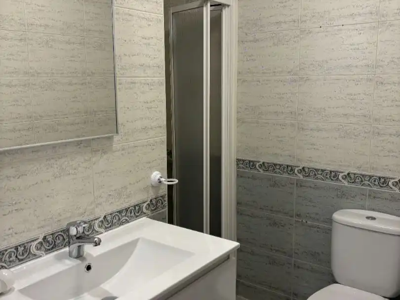 Badezimmer von Wohnung zur Miete in Alcázar de San Juan mit Klimaanlage, Heizung und Parkett