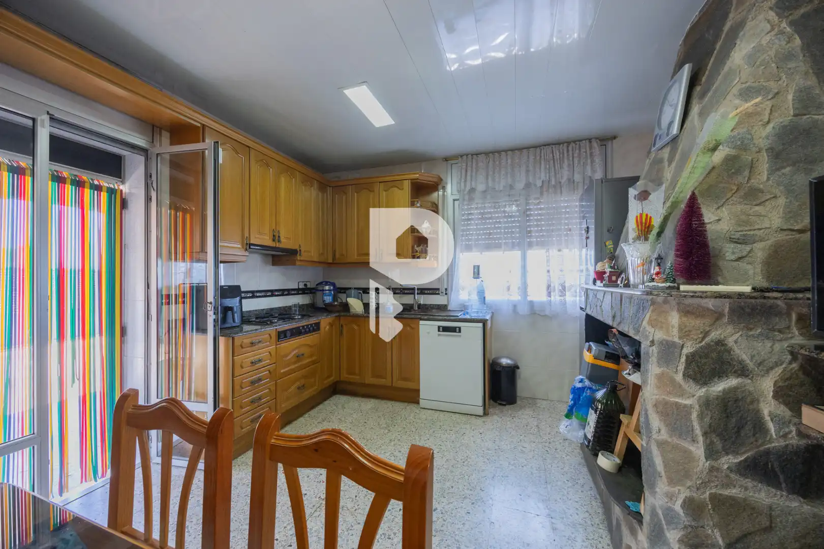 Cuina de Casa o xalet en venda en Castellví de Rosanes amb Aire condicionat, Calefacció i Jardí privat