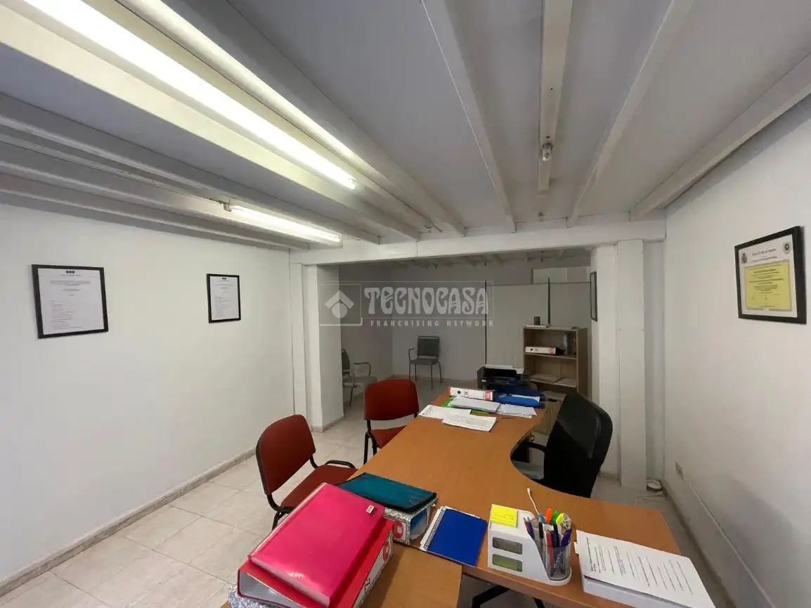 Büro zum Verkauf in Antequera