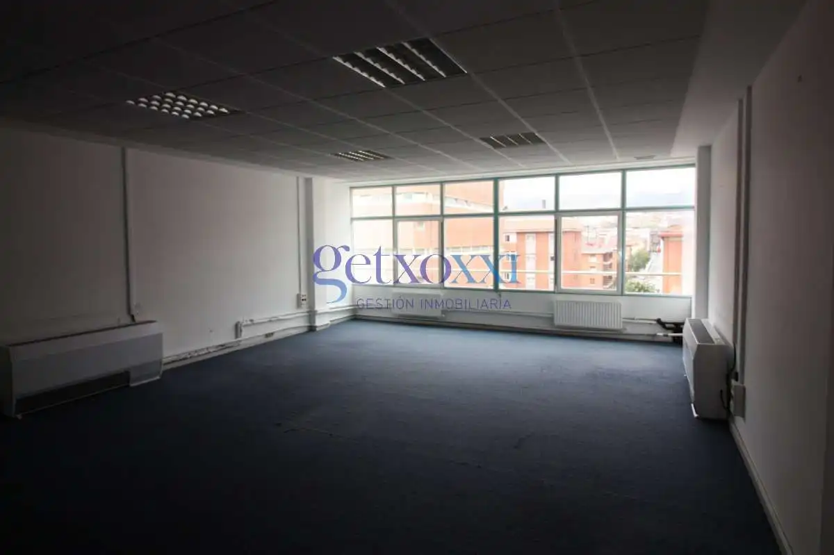 Office space with lift for sale in Las Arenas
