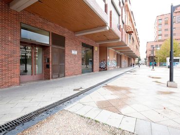 Business premises for sale in Plaza de San Lázaro 7