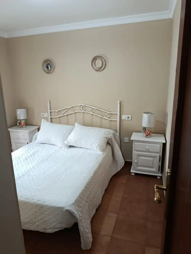 Habitación de Piso de alquiler en Utrera con Aire acondicionado y Amueblado