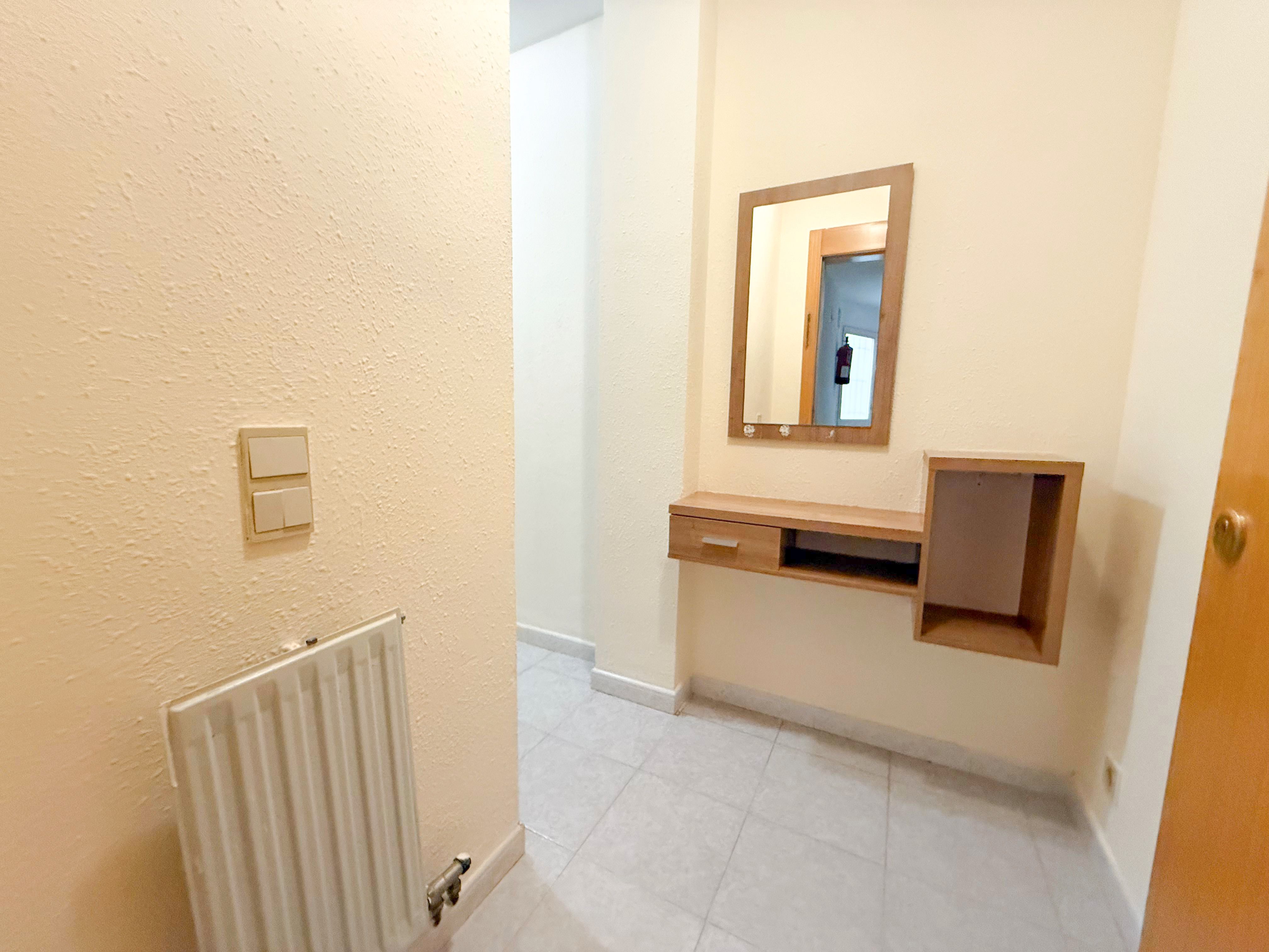 Flat for sale in Figueres  with Air Conditioner, Heating and Furnished
