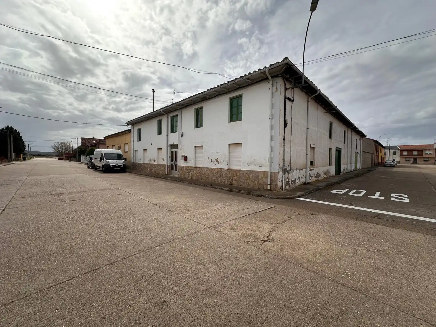 Vista exterior de Casa adosada en venta en Riego de la Vega con Calefacción, Terraza y Balcón