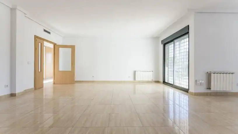 Semi-detached house for sale in calle Pilar Bardem, imagen 4