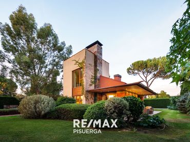 Villa con piscina in vendita a Calle Barlovento 182