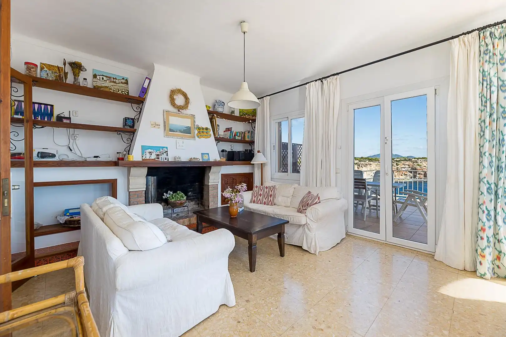 Sala d'estar de Casa adosada en venda en Santanyí amb Jardí privat, Terrassa i Traster
