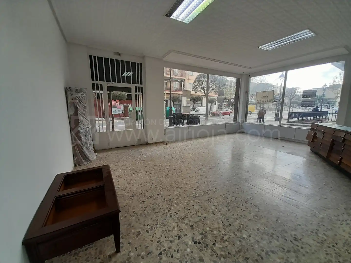 Local comercial en venta en Logroño - DUQUESA LA VICTORIA