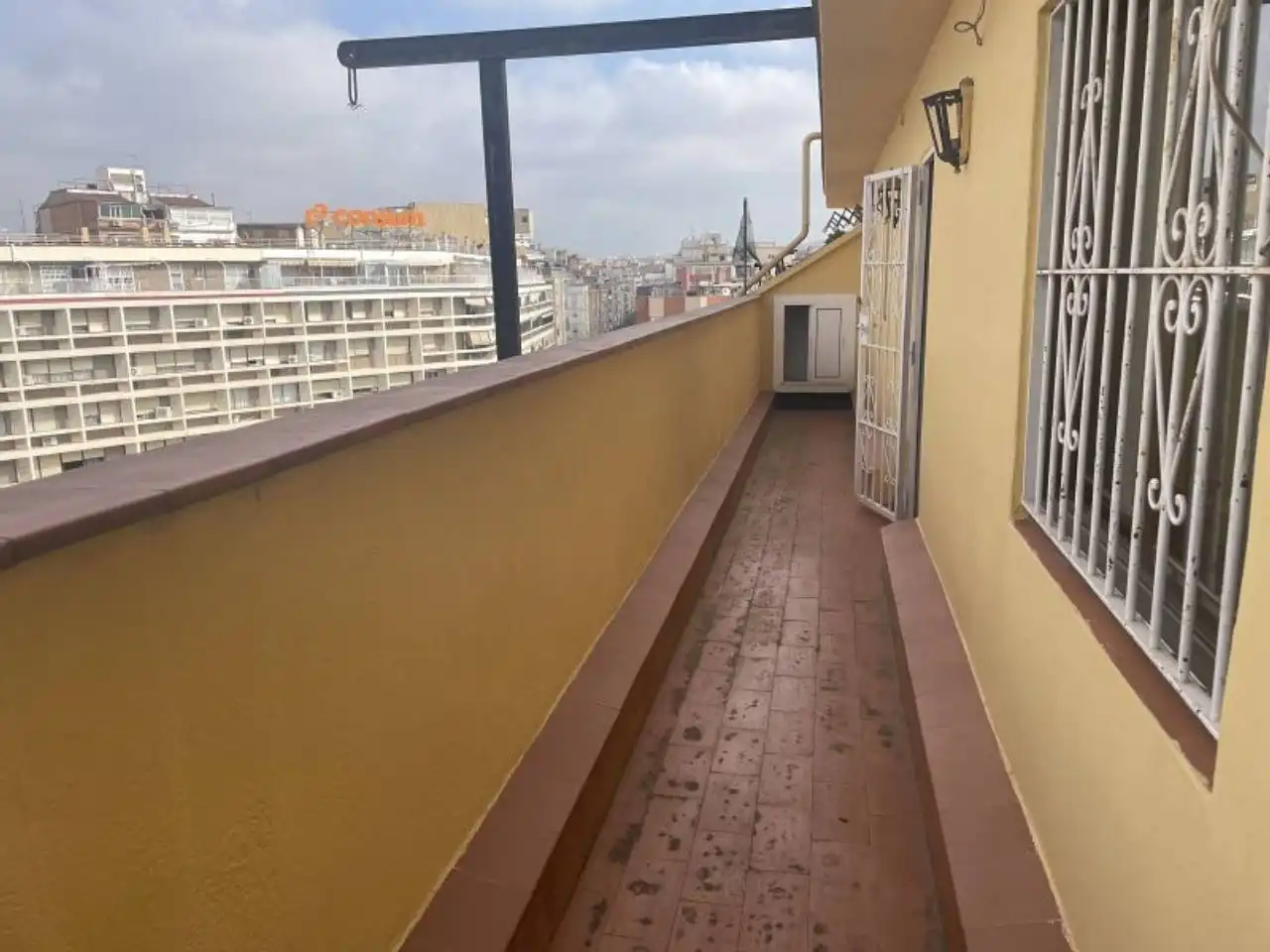 Terrassa de Pis en venda en L'Hospitalet de Llobregat amb Terrassa