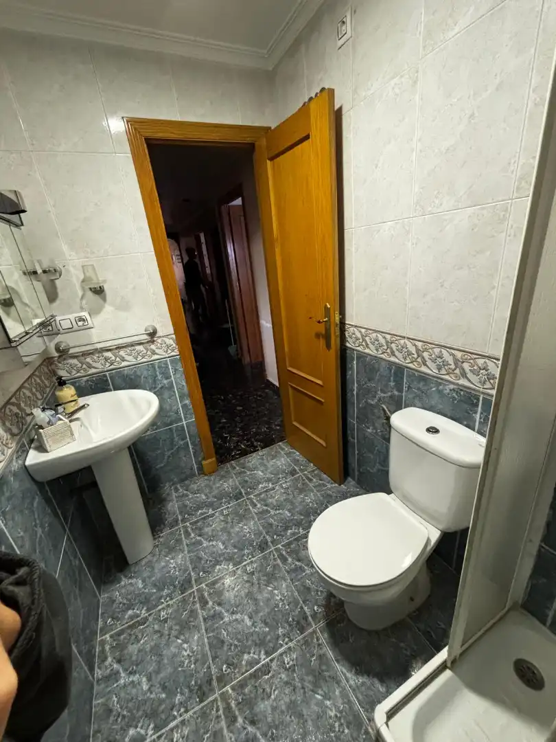 Badezimmer von Wohnung zum Verkauf in Quintanar del Rey mit Klimaanlage, Heizung und Terrasse
