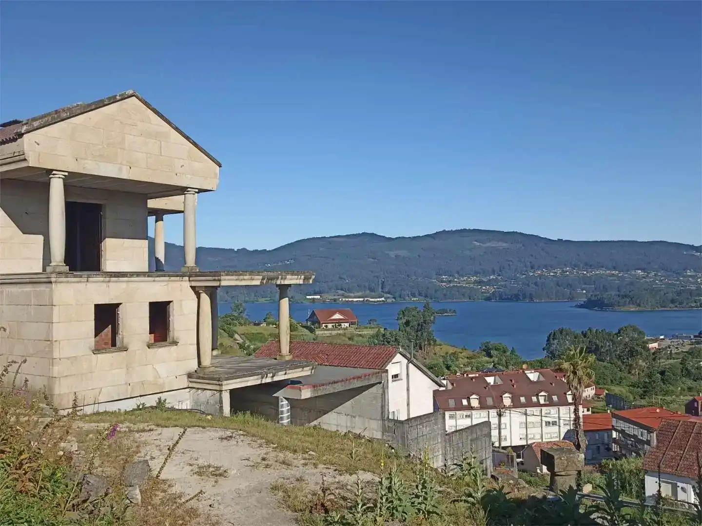 Vista exterior de Casa o xalet en venda en Soutomaior amb Balcó