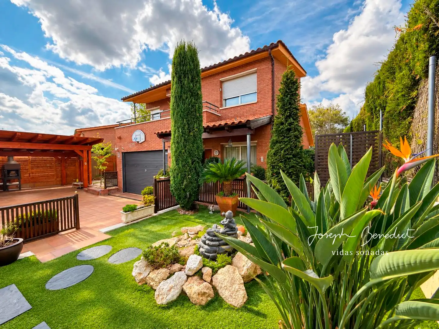 Casa amb terrassa en venda a Corbera de Llobregat