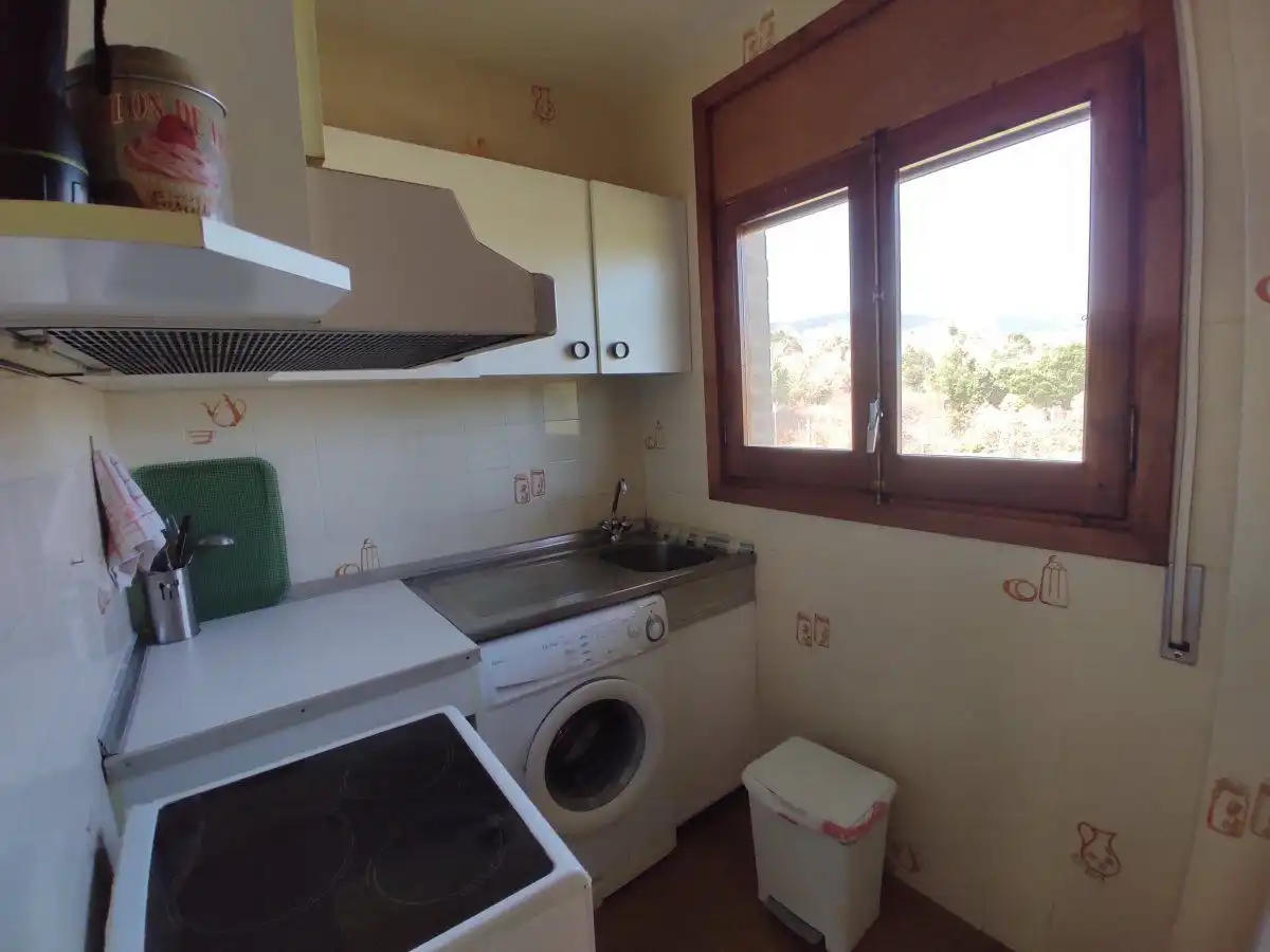 Cocina de Apartamento en venta en Bárcabo con Calefacción, Trastero y Piscina comunitaria