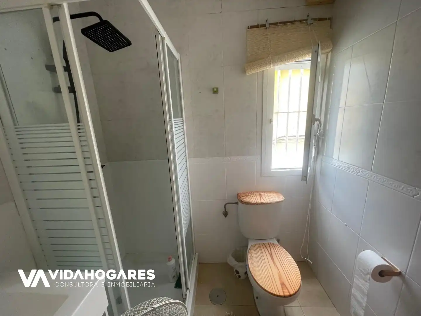 Bathroom of Duplexes for sale in Rota