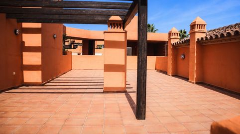 Foto 3 de Dúplex en venta en Parque Central, Estepona