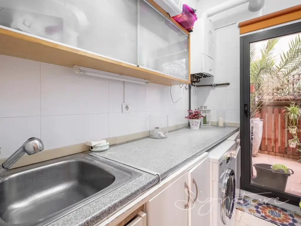 Kitchen of Ground floor for sale in Sant Cugat del Vallès  with Air Conditioner, Private garden and Terrace