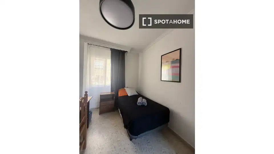 Habitación de Piso de alquiler en Málaga con Aire acondicionado, Calefacción y Amueblado