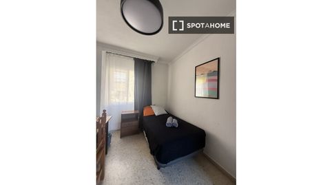 Foto 4 de Piso de alquiler en Los Castillejos - La Trinidad, Málaga Capital