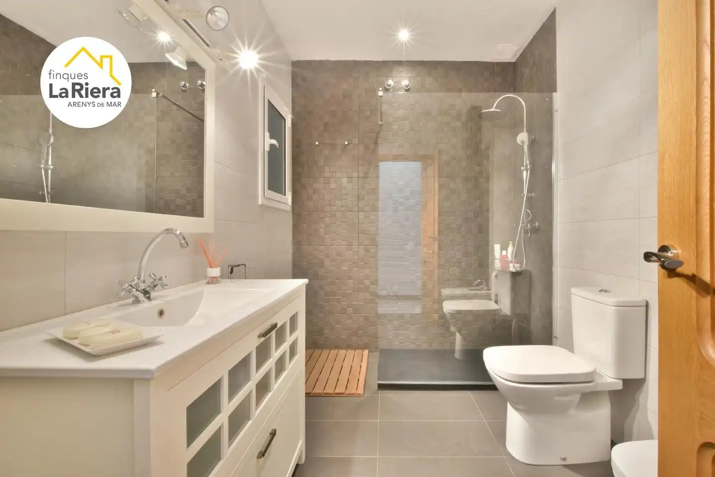Badezimmer von Haus oder Chalet zum Verkauf in Arenys de Munt mit Klimaanlage, Heizung und Privatgarten