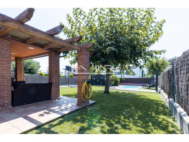 Casa-chalet en Venta en Calle Pi en Gurb