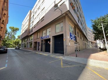 Individual amb ascensor en venda a Carrer de Galicia 1