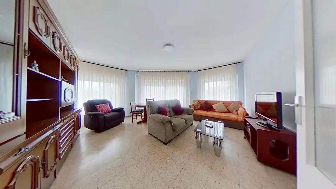 Pis de lloguer a Calle SAAVEDRA FAJARDO, Puerta del Ángel