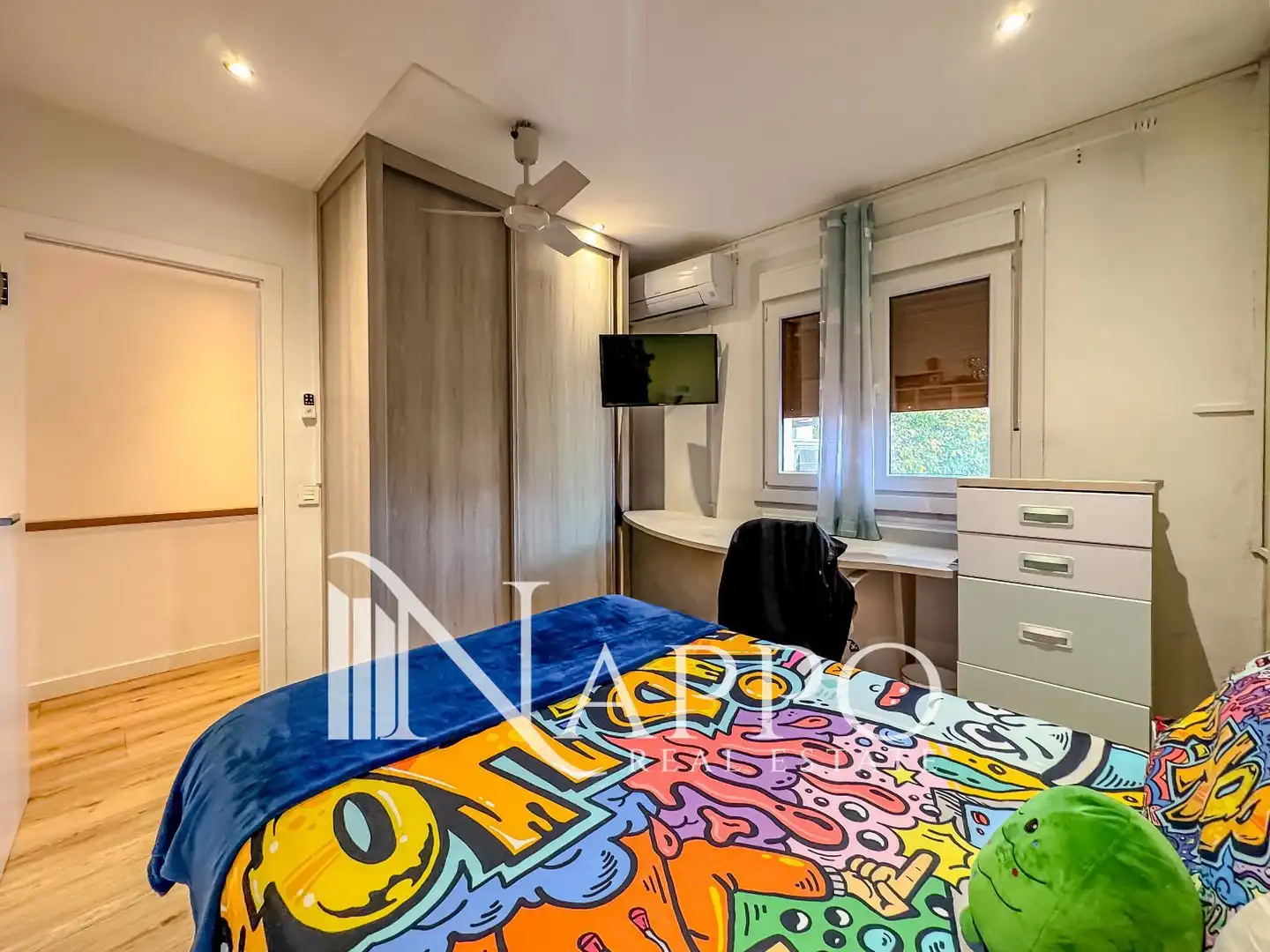 Habitación de Casa adosada en venta en Calvià con Aire acondicionado, Calefacción y Jardín privado