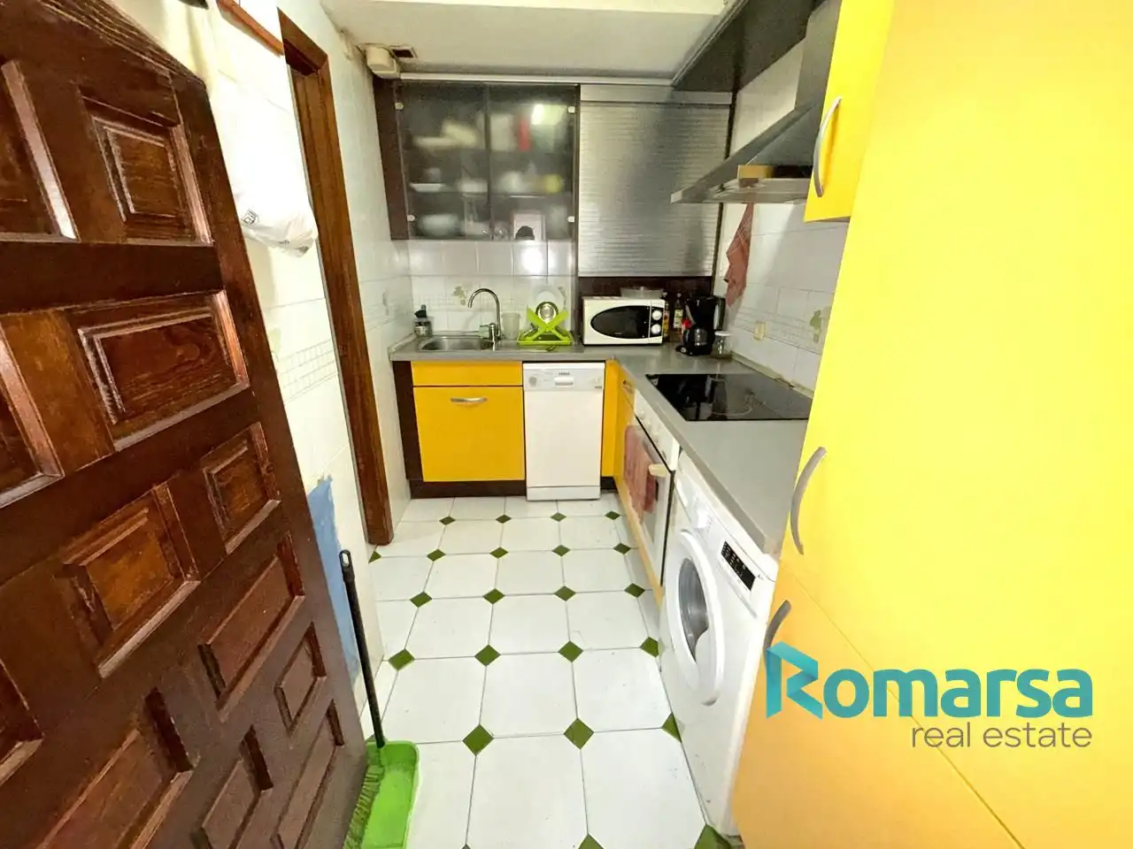 Cocina de Piso en venta en Ávila con Calefacción, Parquet y Amueblado