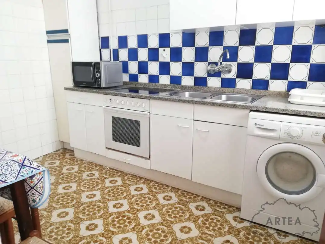 Cocina de Piso de alquiler en Bilbao  con Calefacción, Horno y Lavadora