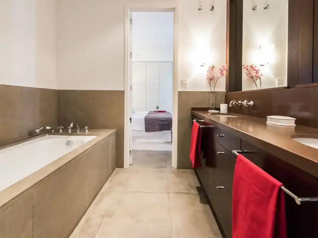 Badezimmer von Wohnungen zur Miete in Dos Hermanas