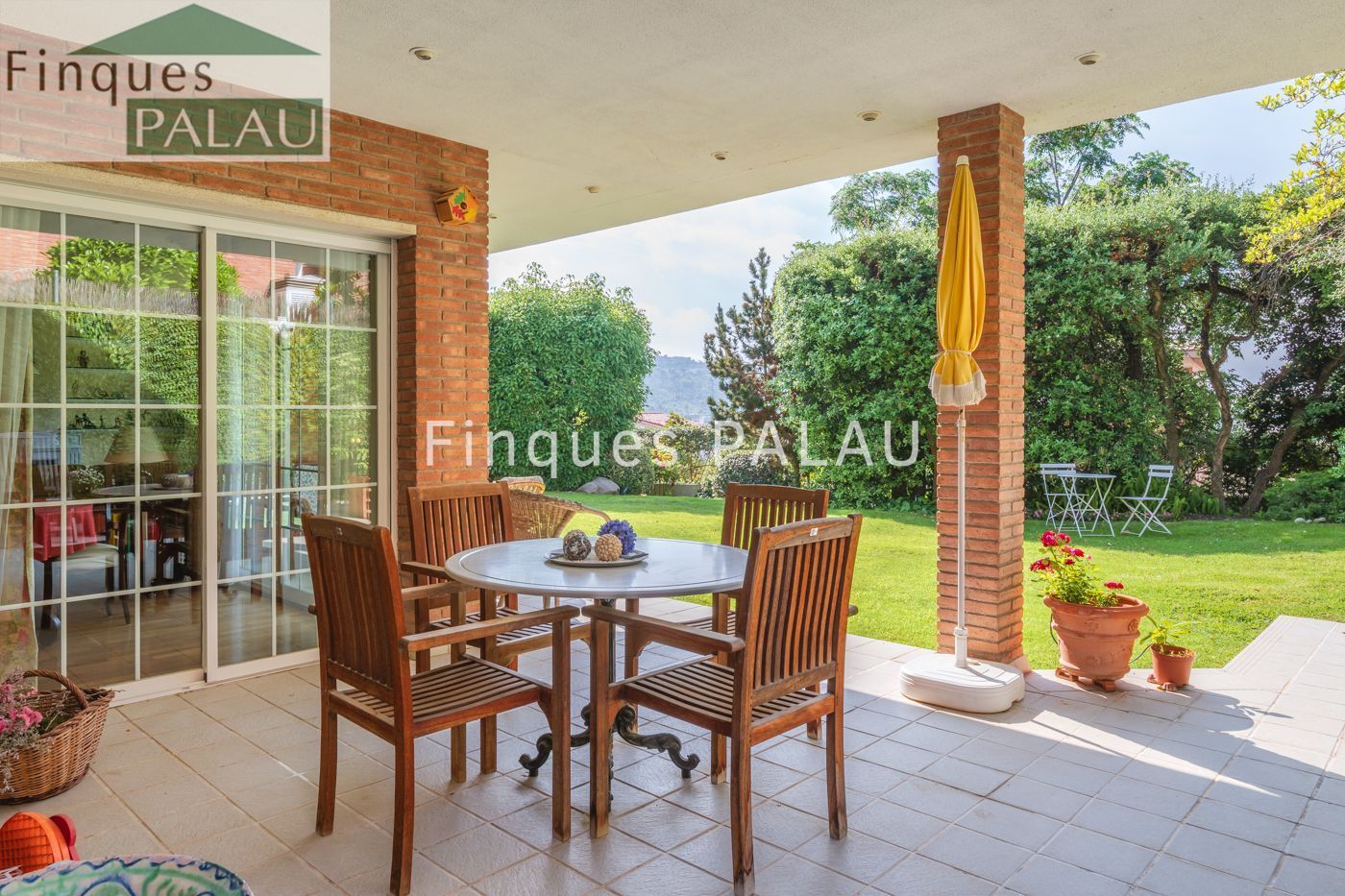 Terrassa de Casa o xalet en venda en Sant Just Desvern amb Aire condicionat, Calefacció i Jardí privat