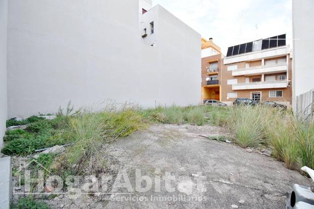 Terreno residencial en Venta en Calle de Sueca en Favara