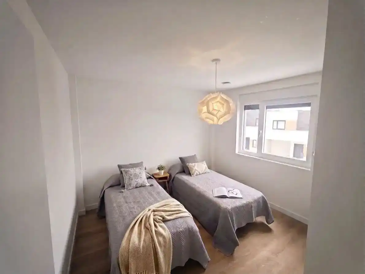 Habitación de Casa o chalet de alquiler en Medio Cudeyo con Jardín privado, Parquet y Amueblado