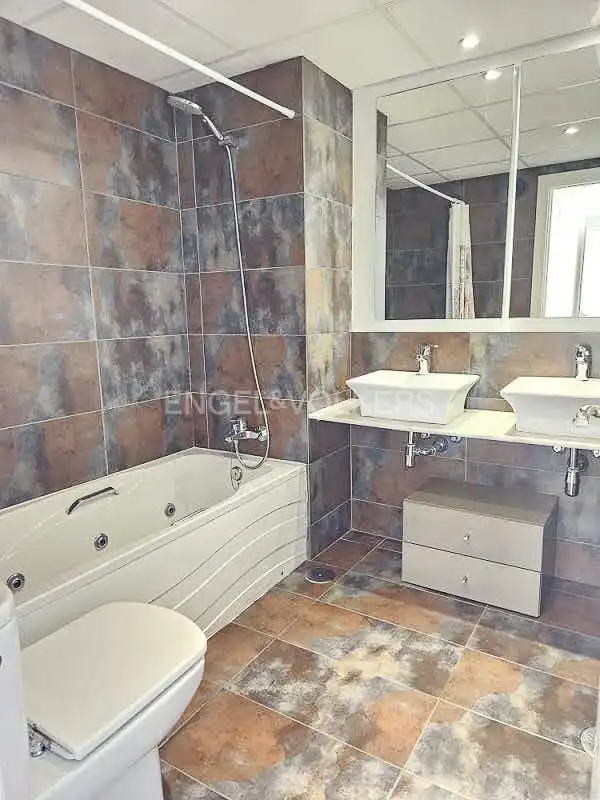 Badezimmer von Dachboden zur Miete in Madrid mit Klimaanlage, Heizung und Terrasse