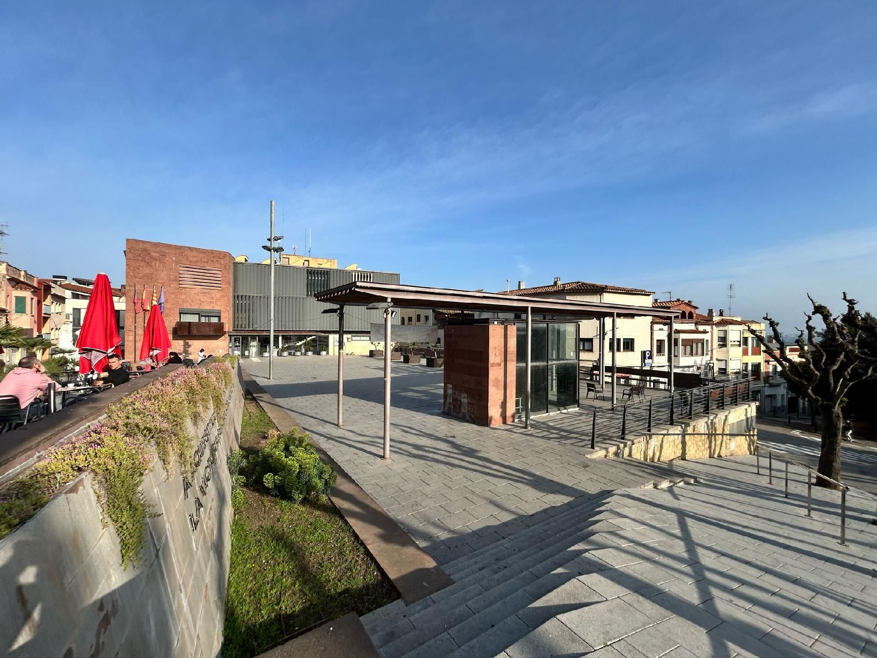 Exterior view of Duplex for sale in Gelida