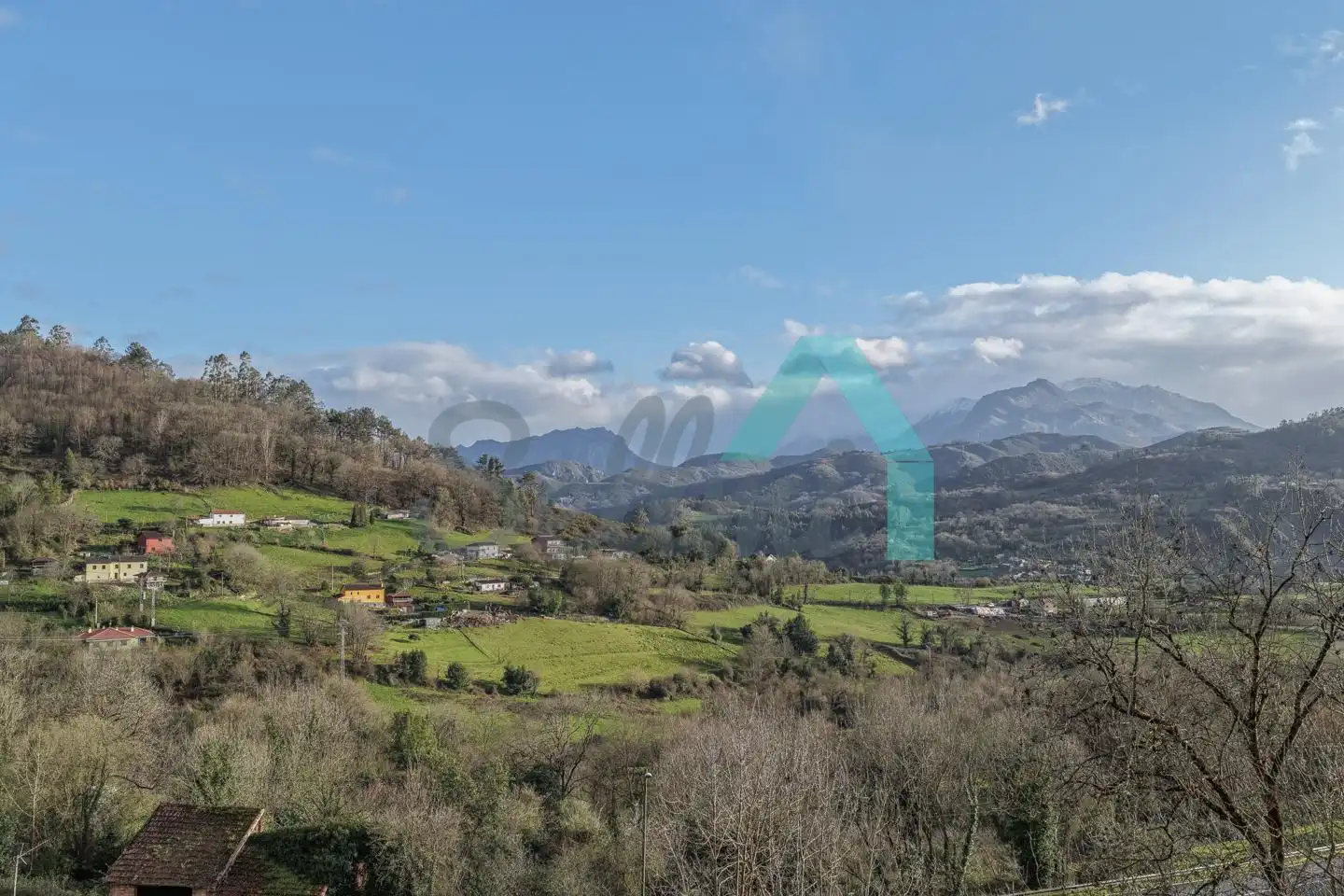 Casa o xalet en venda en Oviedo  amb Calefacció, Jardí privat i Terrassa