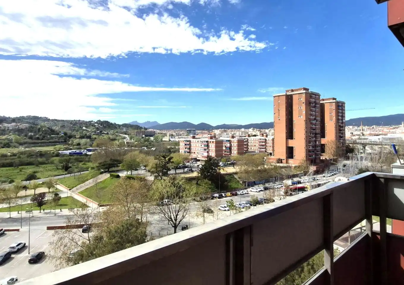 Vista exterior de Piso en venta en Terrassa con Aire acondicionado, Calefacción y Amueblado