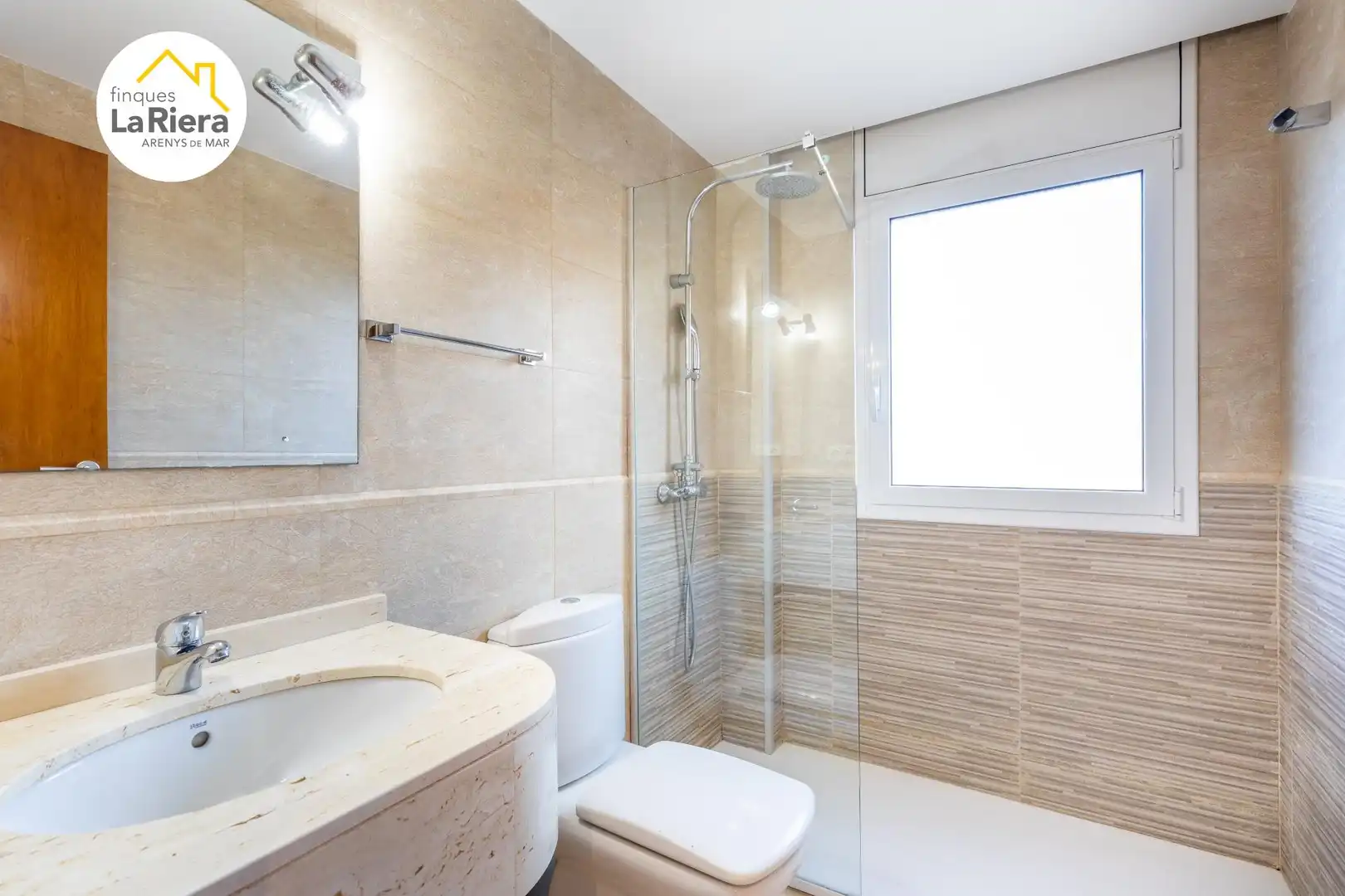 Baño de Casa o chalet en venta en Arenys de Mar con Aire acondicionado, Calefacción y Jardín privado