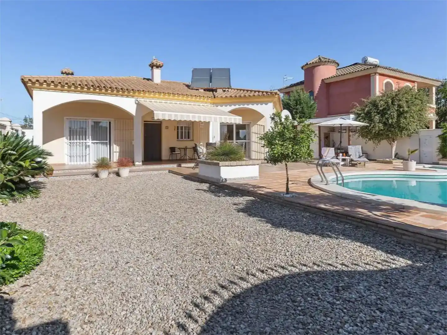 Exterior view of Detached homes for rent in Sanlúcar de Barrameda  with Air Conditioner and Swimming Pool