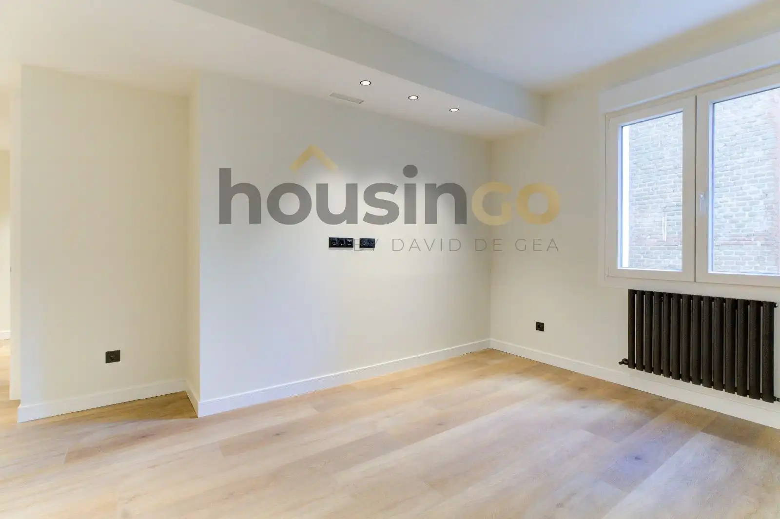 Bedroom of Flat for sale in Madrid  with Air Conditioner, Heating and Oven